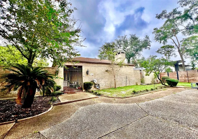 1st image of 5610 Woodway Dr, Houston, TX 77056 | MLS# 87954529