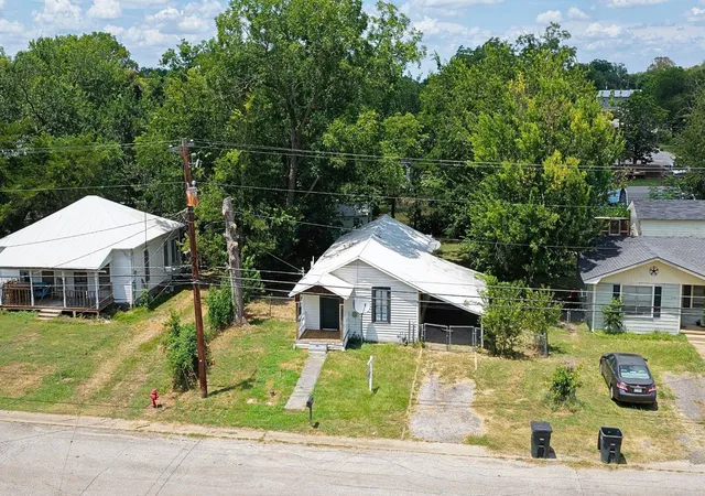 1st image of 102 N Temple St, Caldwell, TX 77836 | MLS# 14691401