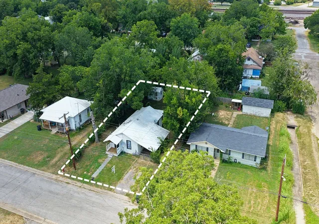 2nd image of 102 N Temple St, Caldwell, TX 77836 | MLS# 14691401