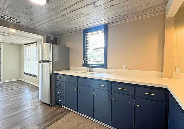 4th image of 102 N Temple St, Caldwell, TX 77836 | MLS# 14691401