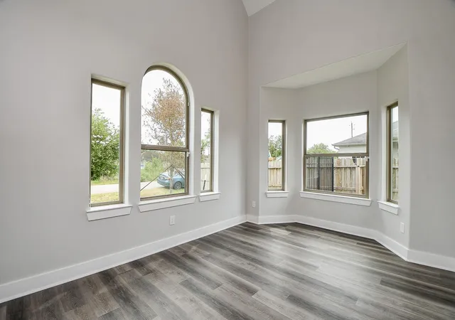5th image of 3337 Shelby Cir, Houston, TX 77051 | MLS# 76970227