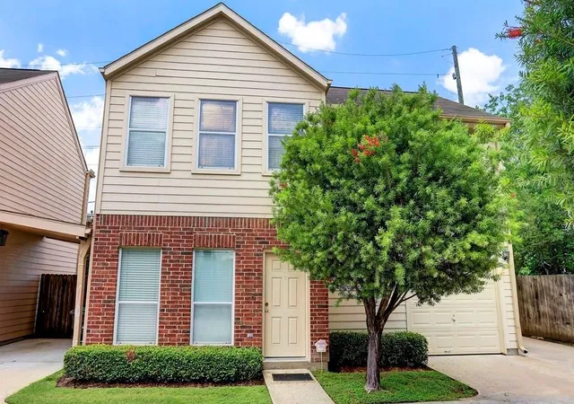 Single family home for sale at 2232 Naomi St, Houston, TX 77054 | MLS# 40320828