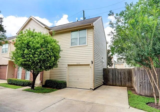 Photo 2 of Single family home for sale at 2232 Naomi St, Houston, TX 77054 | MLS# 40320828 | Listing updated on 2026-08-25