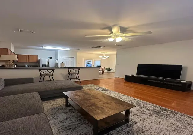 Photo 4 of Single family home for sale at 2232 Naomi St, Houston, TX 77054 | MLS# 40320828 | Listing updated on 2026-08-25