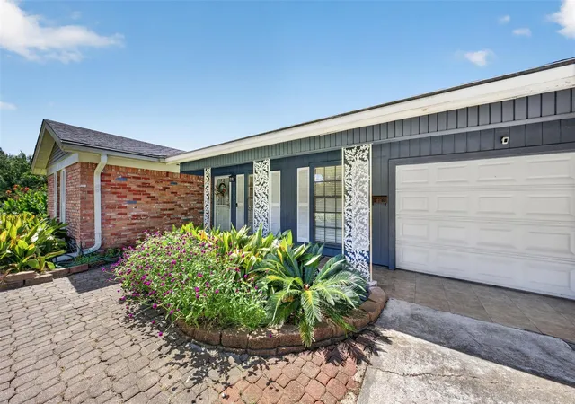 3rd image of 6705 Roos Rd, Houston, TX 77074 | MLS# 70871145