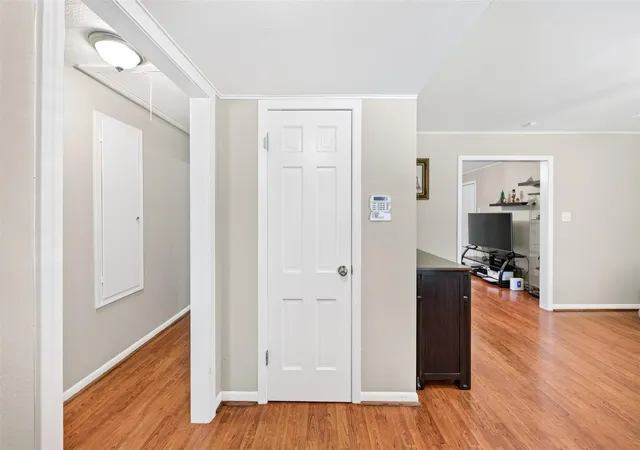 5th image of 6705 Roos Rd, Houston, TX 77074 | MLS# 70871145