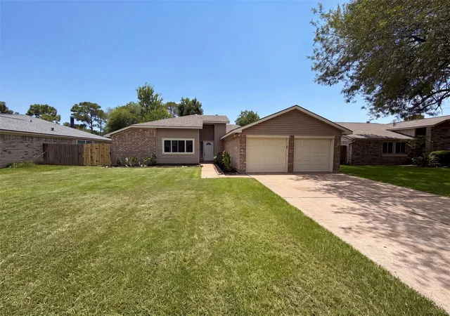 1st image of 318 Floravista Dr, Webster, TX 77598 | MLS# 86146704