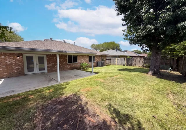 5th image of 318 Floravista Dr, Webster, TX 77598 | MLS# 86146704