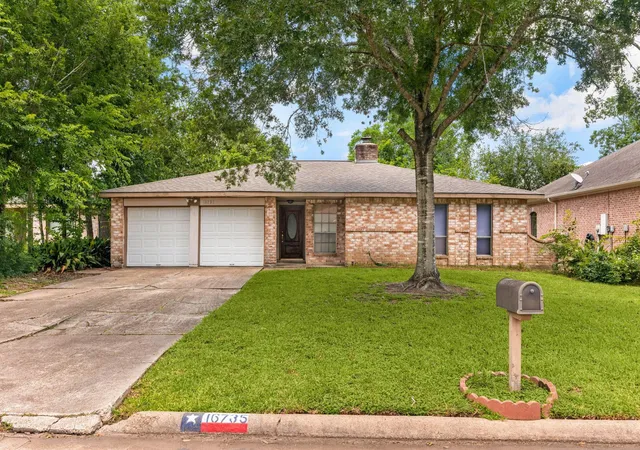 Photo 1 of Sale Pending at 16735 Barcelona Dr, Friendswood, TX 77546 | MLS# 17317999 | Listing updated on 2026-09-08