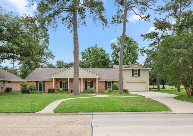 Photo 2 of Sale Pending at 6115 Bermuda Dunes Dr, Houston, TX 77069 | MLS# 38019295 | Listing updated on 2026-09-16