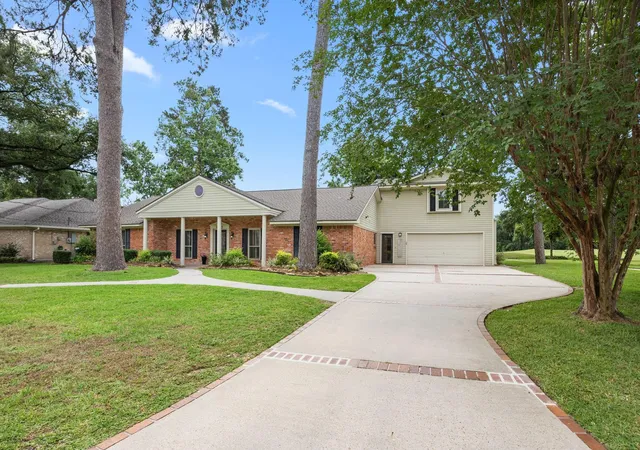 Photo 3 of Sale Pending at 6115 Bermuda Dunes Dr, Houston, TX 77069 | MLS# 38019295 | Listing updated on 2026-09-16