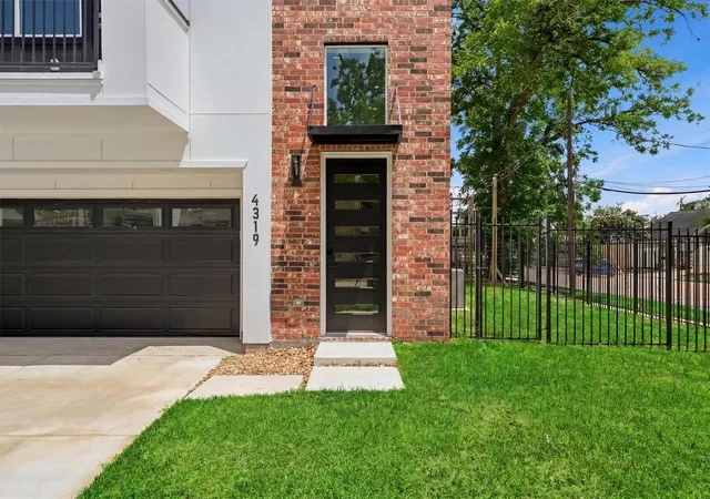 3rd image of 4319 Crawford St, Houston, TX 77004 | MLS# 76784470