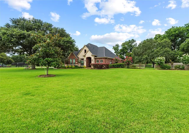 Photo 3 of Sale Pending at 32707 Westminster Dr, Fulshear, TX 77441 | MLS# 11289997 | Listing updated on 2026-09-15