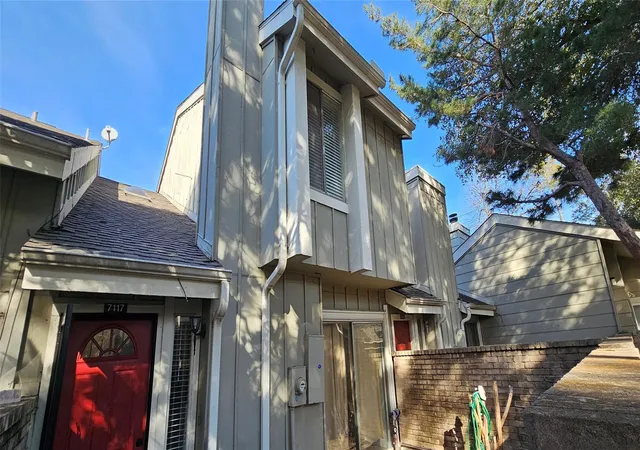 Photo 2 of Townhouse for sale at 7117 Brendam Ln, Houston, TX 77072 | MLS# 44286868 | Listing updated on 2026-08-04