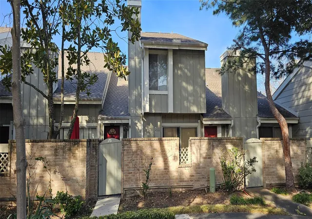 Photo 3 of Townhouse for sale at 7117 Brendam Ln, Houston, TX 77072 | MLS# 44286868 | Listing updated on 2026-08-04