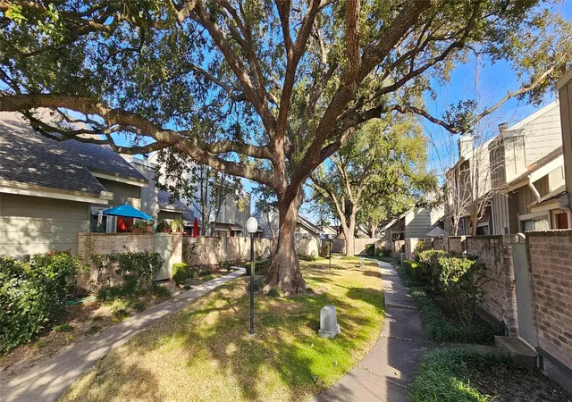 Photo 3 of Townhouse for sale at 7117 Brendam Ln, Houston, TX 77072 | MLS# 44286868 | Listing updated on 2026-08-04