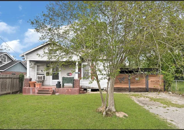 Homes for sale in Houston, TX | 209 Frawley St, Houston, TX 77009 | MLS# 66243497