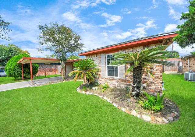 3rd image of 1110 E Brown Ln, Deer Park, TX 77536 | MLS# 92188507