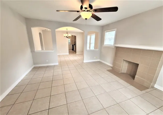 2nd image of 5009 N Main St, Houston, TX 77009 | MLS# 76488307