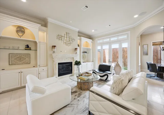 Photo 3 of Single family home for sale at 5736 Tanglewood Cvs St, Houston, TX 77057 | MLS# 4807428 | Listing updated on 2026-09-15