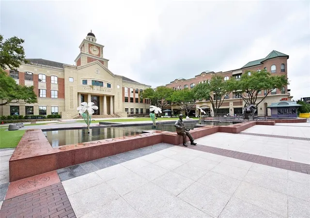 Listing Photo 2 - Condo for sale in building located at 2299 Lone Star Dr, Sugar Land, TX 77479 - Unit #411