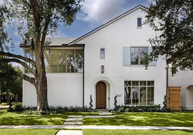 Photo 1 of Sale Pending at 2627 Tangley Rd, Houston, TX 77005 | MLS# 5024887 | Listing updated on 2026-09-08