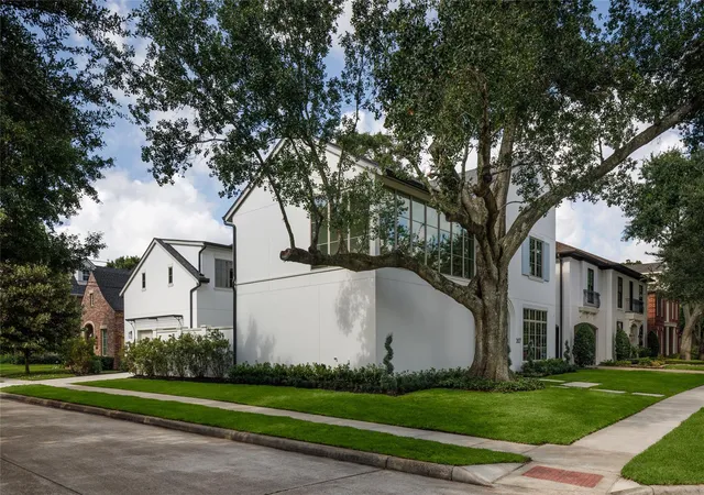 Photo 2 of Sale Pending at 2627 Tangley Rd, Houston, TX 77005 | MLS# 5024887 | Listing updated on 2026-09-08