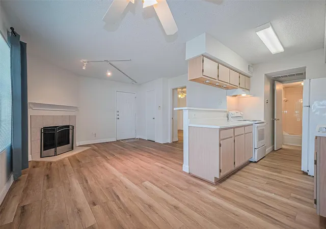 2nd image of 2750 Holly Hall St #910, Houston, TX 77054 | MLS# 12694425