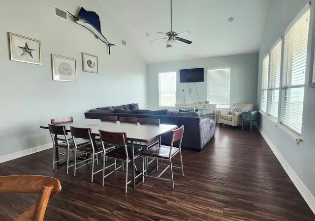 4th image of 119 Velasco Shores Shr, Freeport, TX 77541 | MLS# 42001059