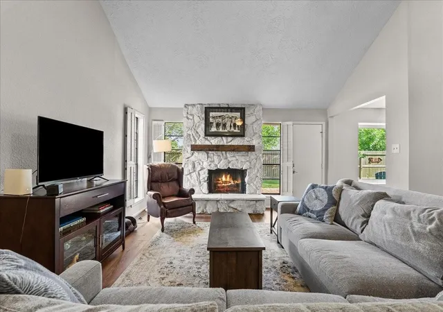 4th image of 1118 Killarney Ave, Friendswood, TX 77546 | MLS# 7432734