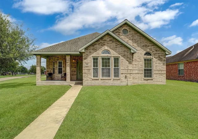 1st image of 131 Silverbell Cir, Lake Jackson, TX 77566 | MLS# 42816519