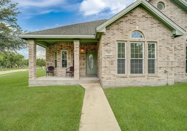 2nd image of 131 Silverbell Cir, Lake Jackson, TX 77566 | MLS# 42816519