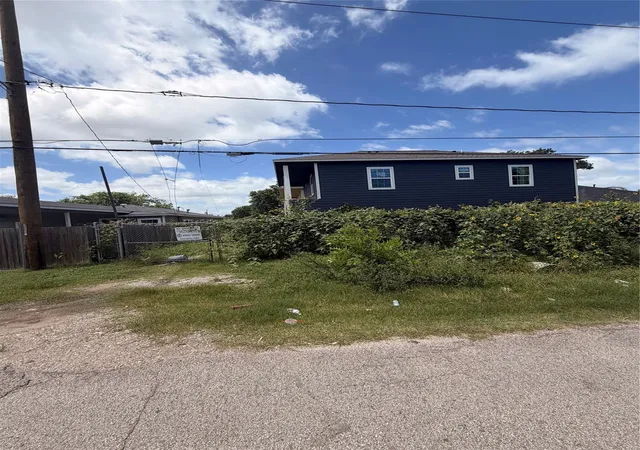 Photo 3 of Multi family home for sale at 4619 Maggie St #ABCD, Houston, TX 77051 | MLS# 23976521 | Listing updated on 2026-09-14