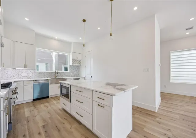 5th image of 1034 W 17Th St St #A, Houston, TX 77008 | MLS# 10875403