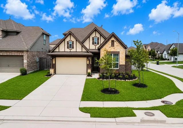 Photo 2 of Single family home for sale at 4537 Whitehaven Pine Way, Rosharon, TX 77583 | MLS# 38507522 | Listing updated on 2026-09-12