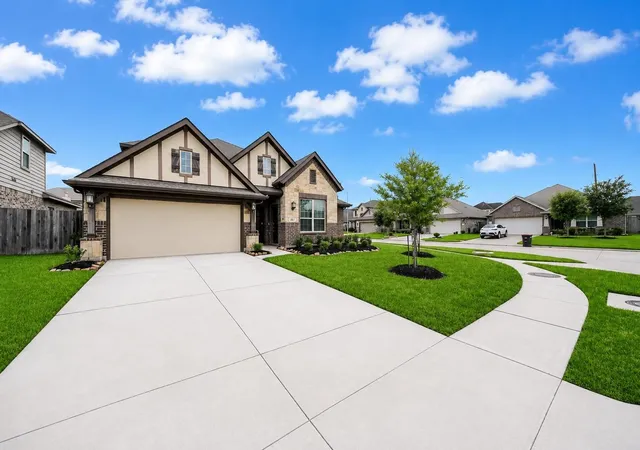 Photo 3 of Single family home for sale at 4537 Whitehaven Pine Way, Rosharon, TX 77583 | MLS# 38507522 | Listing updated on 2026-09-12