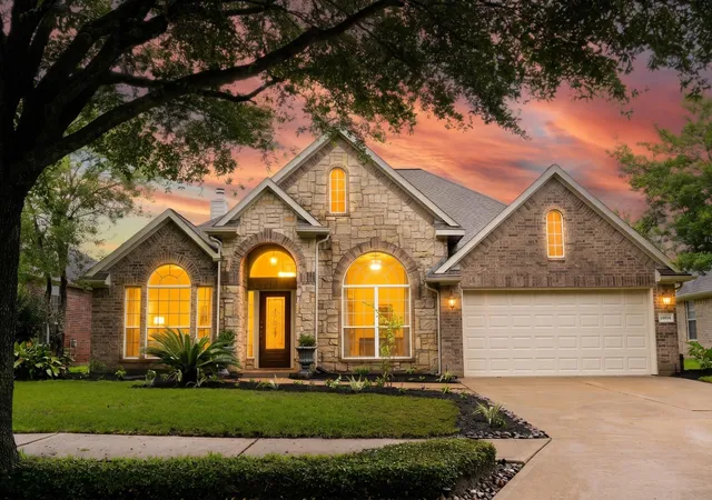 Photo 1 of Sale Pending at 10014 Red Mesa Dr, Houston, TX 77095 | MLS# 77469550 | Listing updated on 2026-09-11