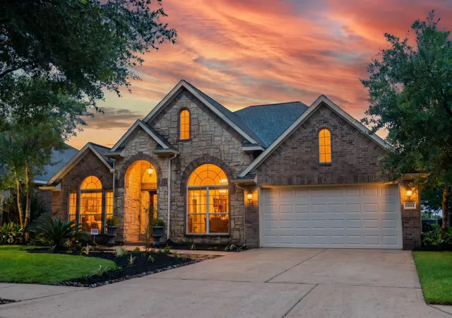 Photo 2 of Sale Pending at 10014 Red Mesa Dr, Houston, TX 77095 | MLS# 77469550 | Listing updated on 2026-09-11