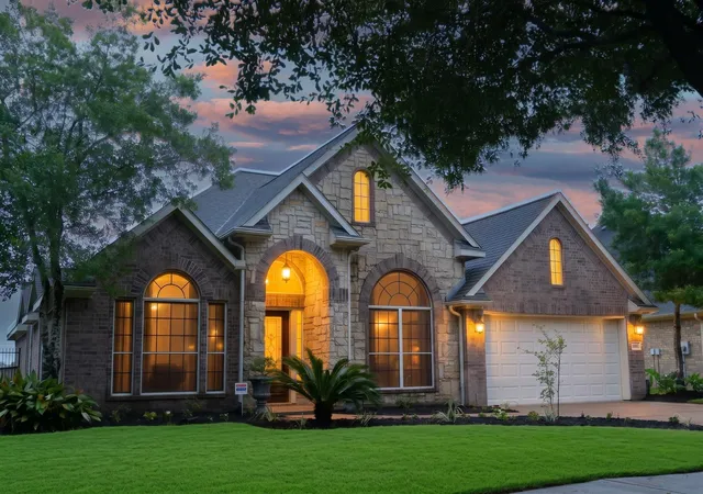 Photo 3 of Sale Pending at 10014 Red Mesa Dr, Houston, TX 77095 | MLS# 77469550 | Listing updated on 2026-09-11