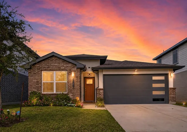 Single family home for sale at 7502 Sonora Star Ln, Richmond, TX 77407 | MLS# 72465023