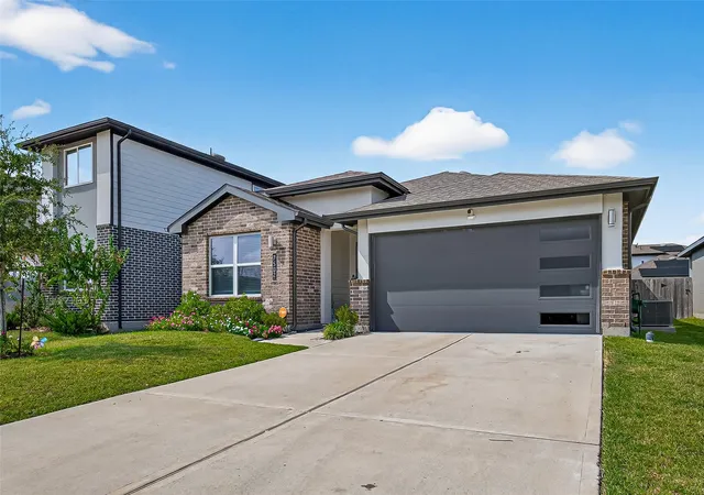 Photo 2 of Single family home for sale at 7502 Sonora Star Ln, Richmond, TX 77407 | MLS# 72465023 | Listing updated on 2026-10-06