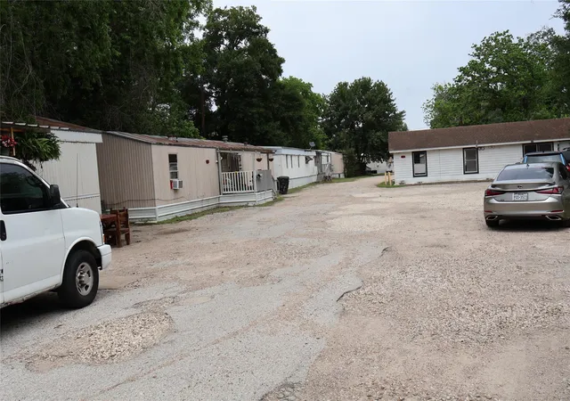 2nd image of 7909 Easton St, Houston, TX 77017 | MLS# 86462005