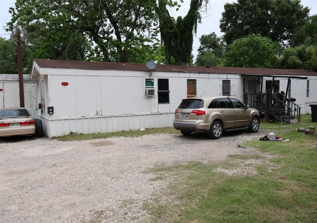 Photo 3 of Land for sale at 7909 Easton St, Houston, TX 77017 | MLS# 86462005 | Listing updated on 2026-08-20