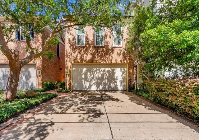 Photo 1 of Townhouse for sale at 2012 Mcduffie St, Houston, TX 77019 | MLS# 11208029 | Listing updated on 2026-09-10
