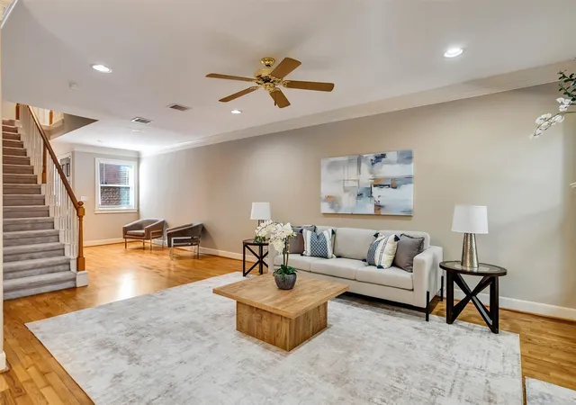 Photo 3 of Townhouse for sale at 2012 Mcduffie St, Houston, TX 77019 | MLS# 11208029 | Listing updated on 2026-09-10