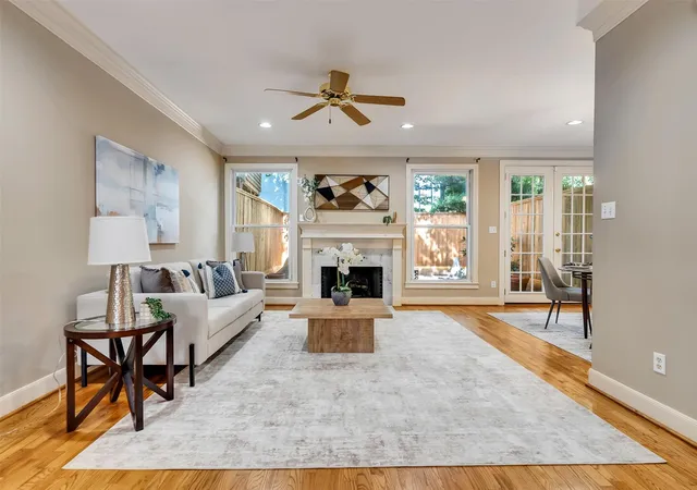 Photo 4 of Townhouse for sale at 2012 Mcduffie St, Houston, TX 77019 | MLS# 11208029 | Listing updated on 2026-09-10