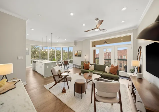 1st image of 300 St Joseph Pkwy #302, Houston, TX 77002 | MLS# 40516384