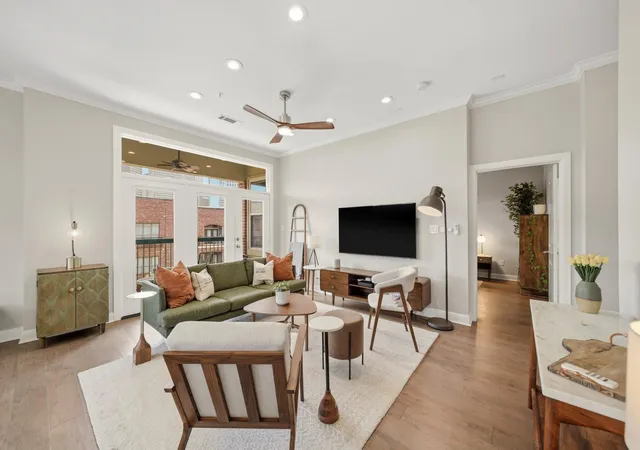 5th image of 300 St Joseph Pkwy #302, Houston, TX 77002 | MLS# 40516384