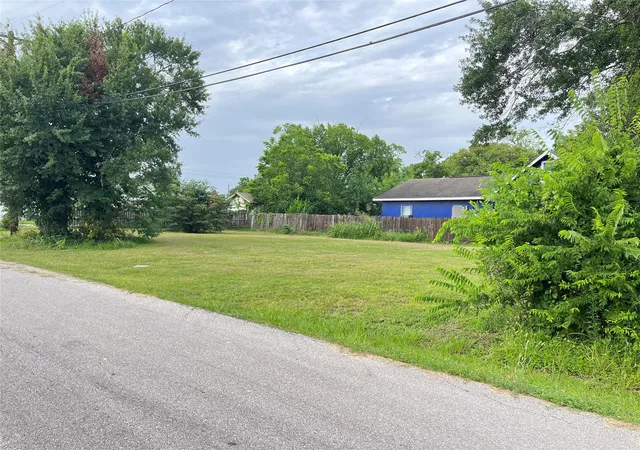 1st image of 512 Travis St St, Richmond, TX 77469 | MLS# 60169919