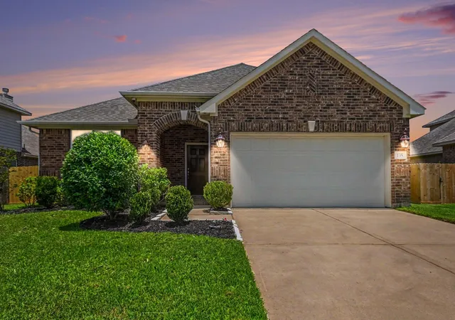 Homes for sale in Baytown, TX | 135 Rio Grande Dr, Baytown, TX 77523 | MLS# 14169239